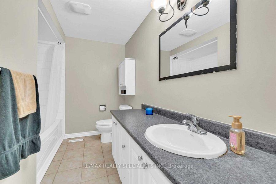 Photo 12 of 14 Talbot Street, Brampton, Bram West — HOMEH