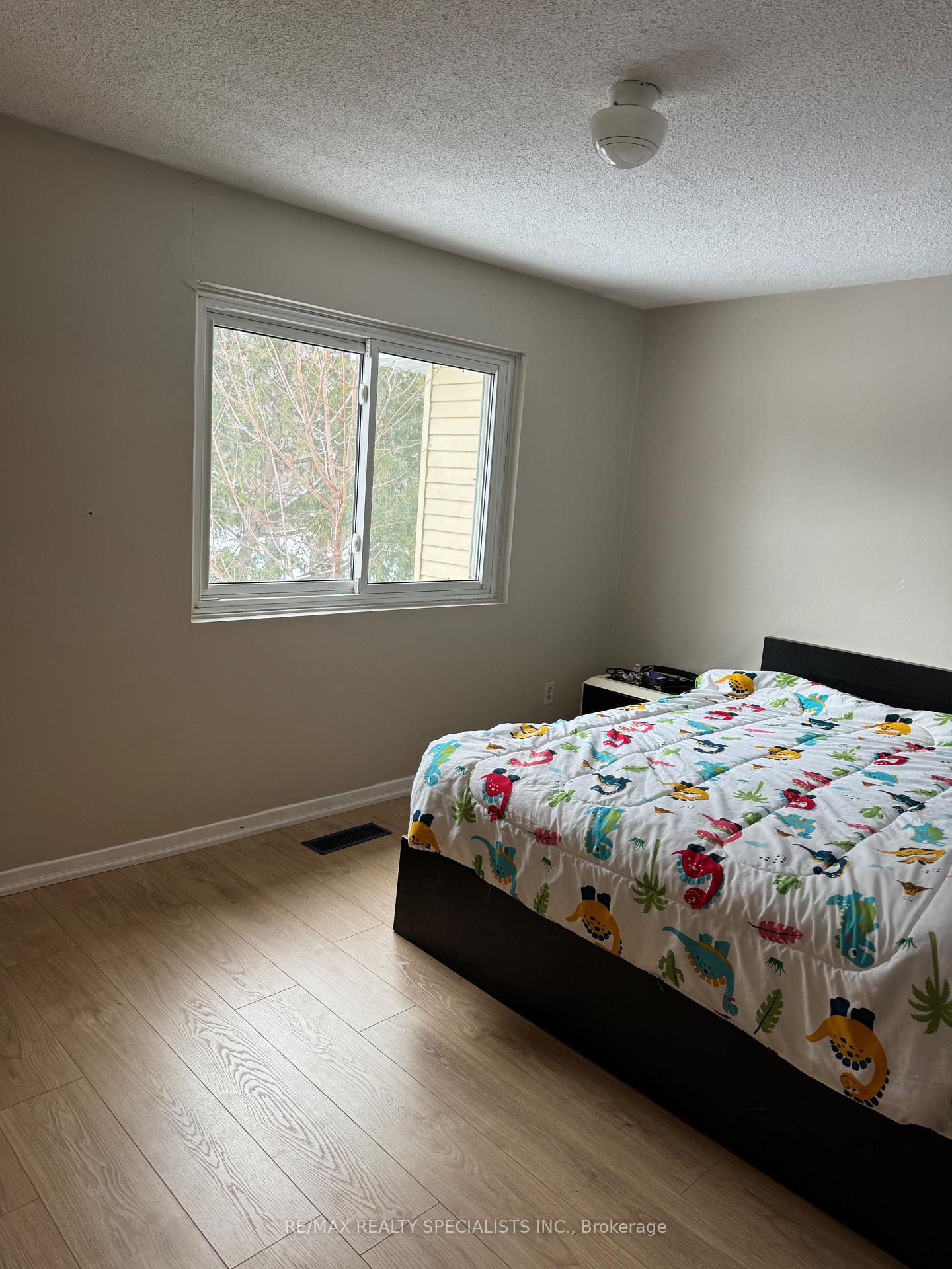 Photo 13 of 14 Talbot Street, Brampton, Bram West — HOMEH