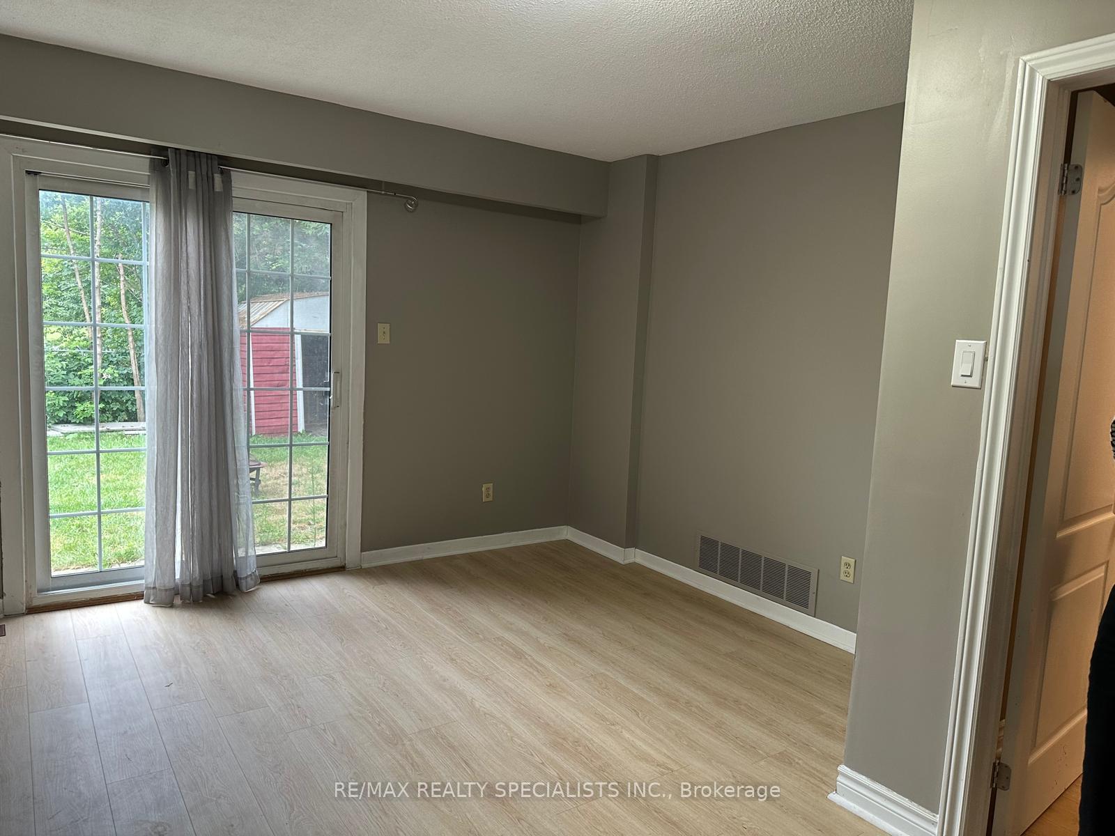 Photo 34 of 14 Talbot Street, Brampton, Bram West — HOMEH