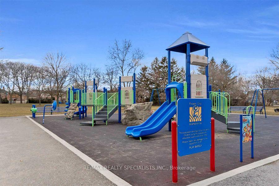 Photo 40 of 14 Talbot Street, Brampton, Bram West — HOMEH
