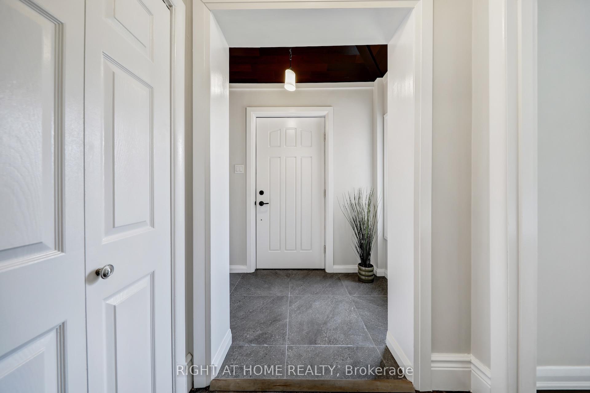 Photo 4 of 53 Newton Street, Barrie, Wellington — HOMEH