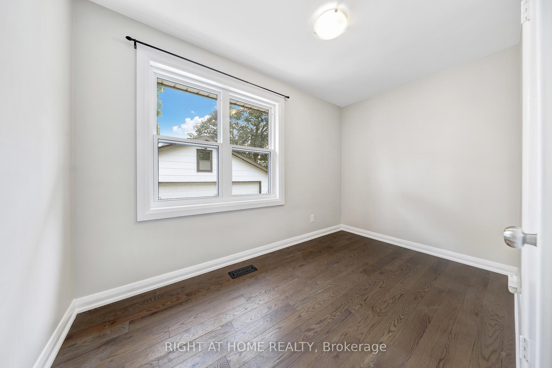 Photo 11 of 53 Newton Street, Barrie, Wellington — HOMEH