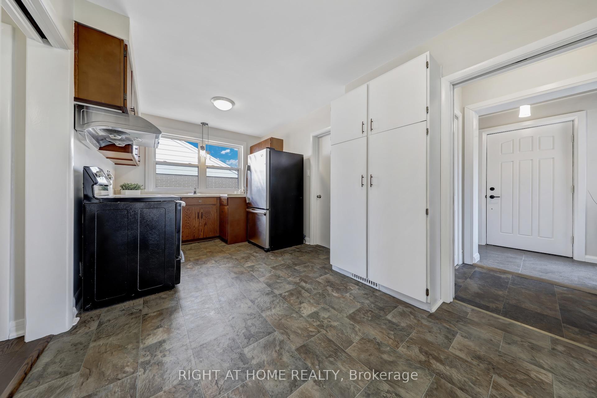 Photo 13 of 53 Newton Street, Barrie, Wellington — HOMEH