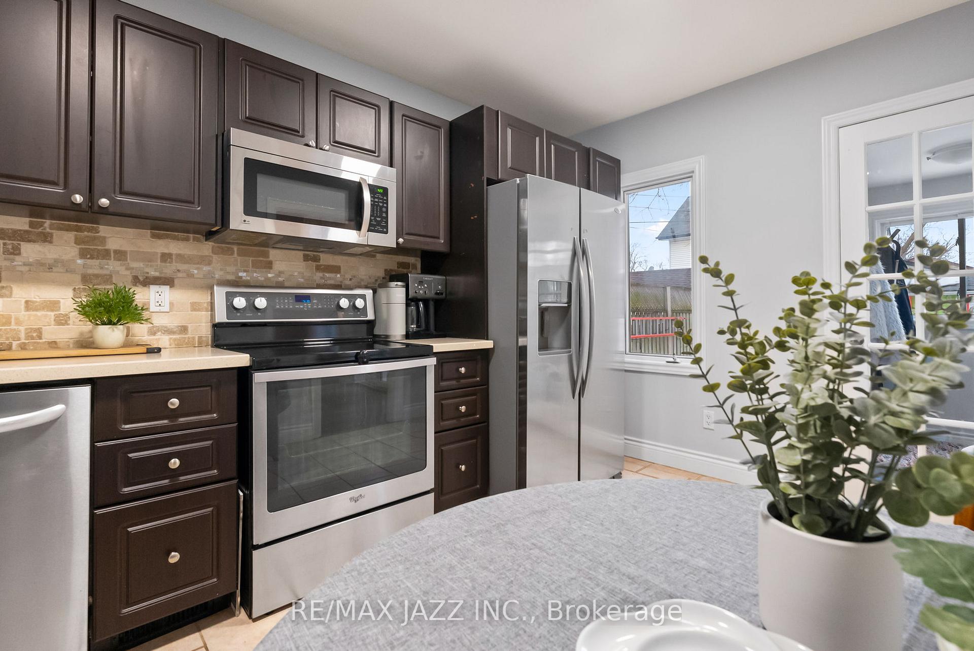 Photo 6 of 226 Eulalie Avenue, Oshawa, Central — HOMEH