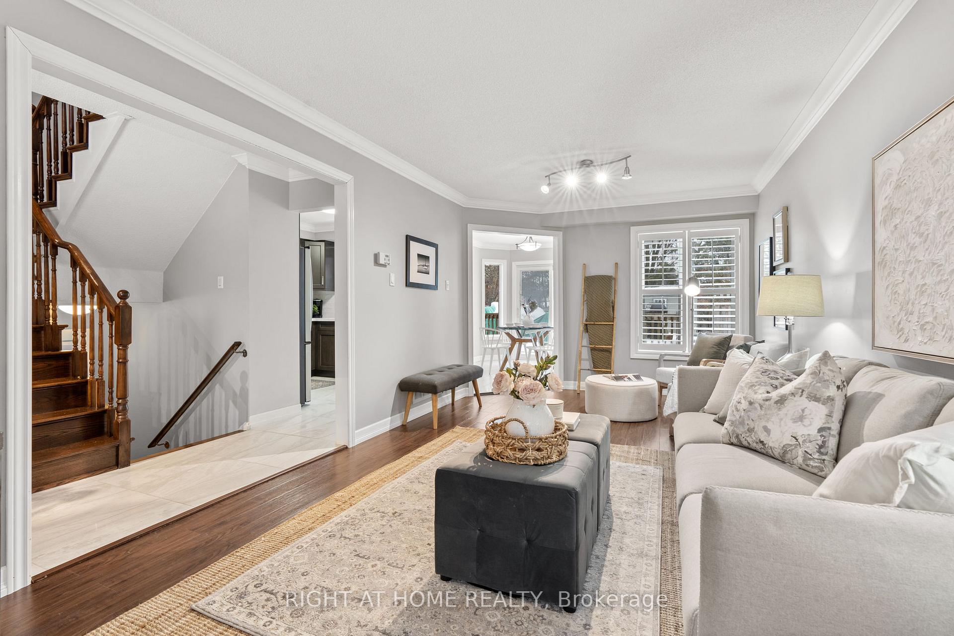 Photo 3 of 37 St.Thomas Street, Whitby, Brooklin — HOMEH