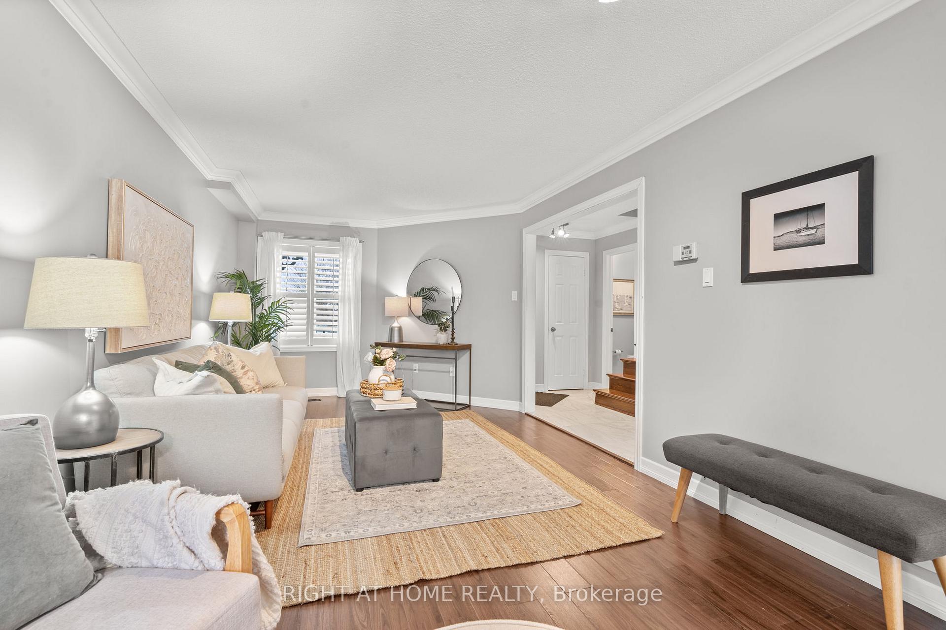 Photo 4 of 37 St.Thomas Street, Whitby, Brooklin — HOMEH