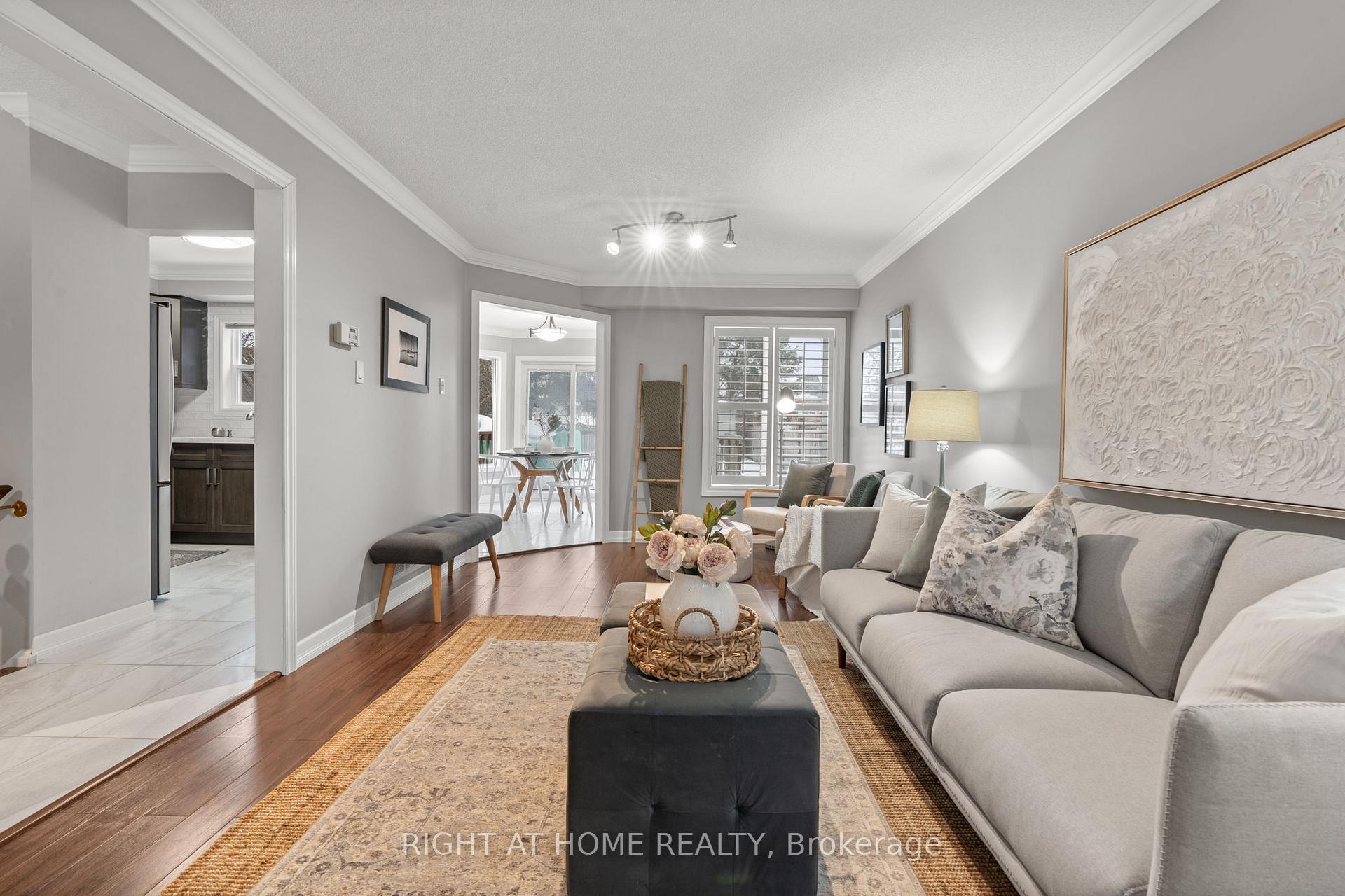 Photo 6 of 37 St.Thomas Street, Whitby, Brooklin — HOMEH