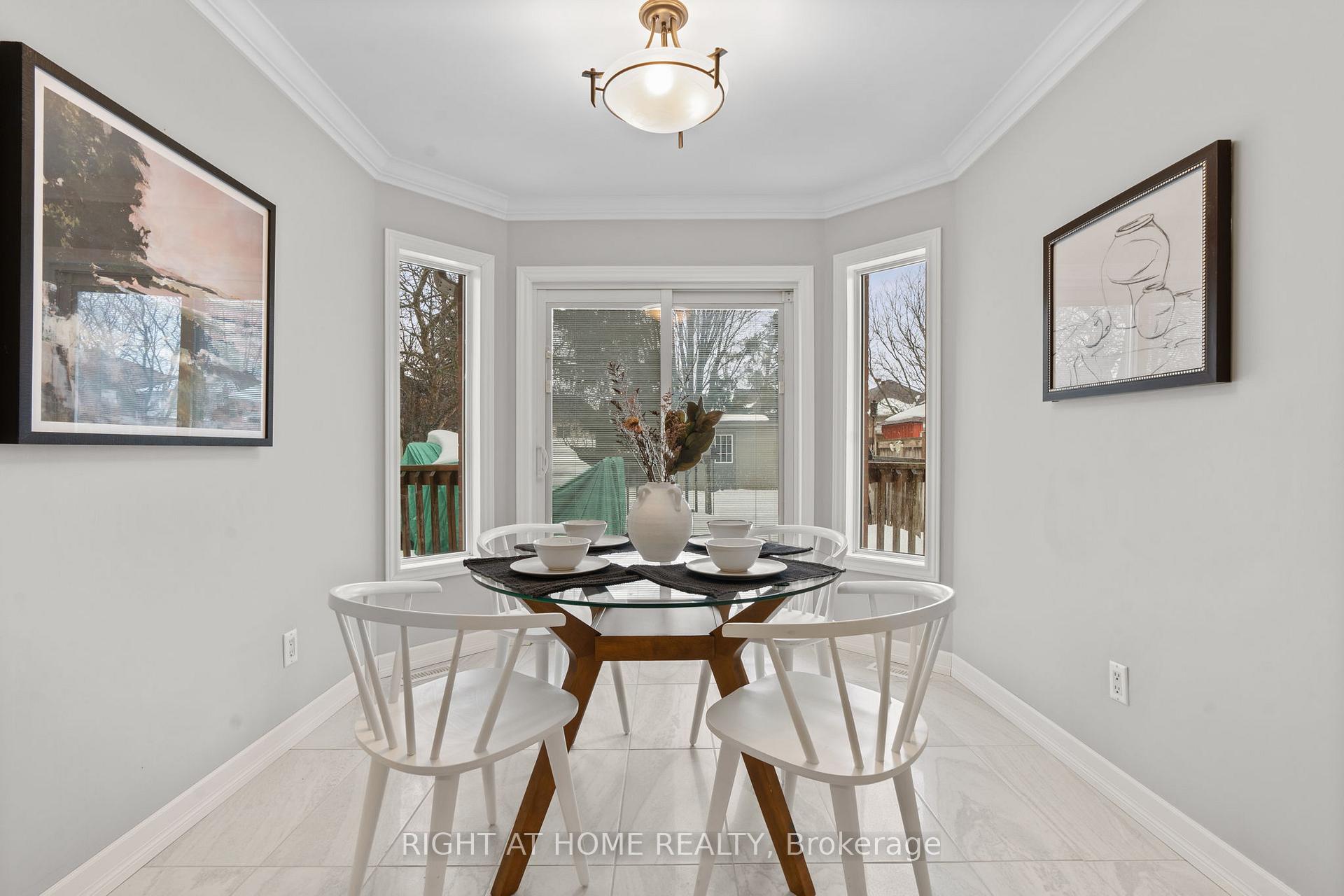 Photo 14 of 37 St.Thomas Street, Whitby, Brooklin — HOMEH