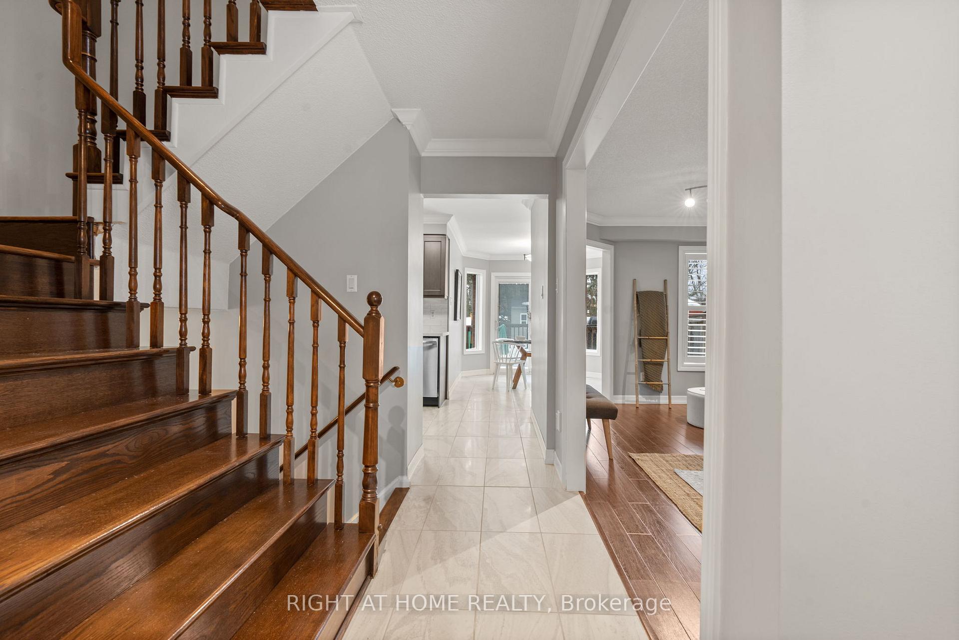 Photo 16 of 37 St.Thomas Street, Whitby, Brooklin — HOMEH