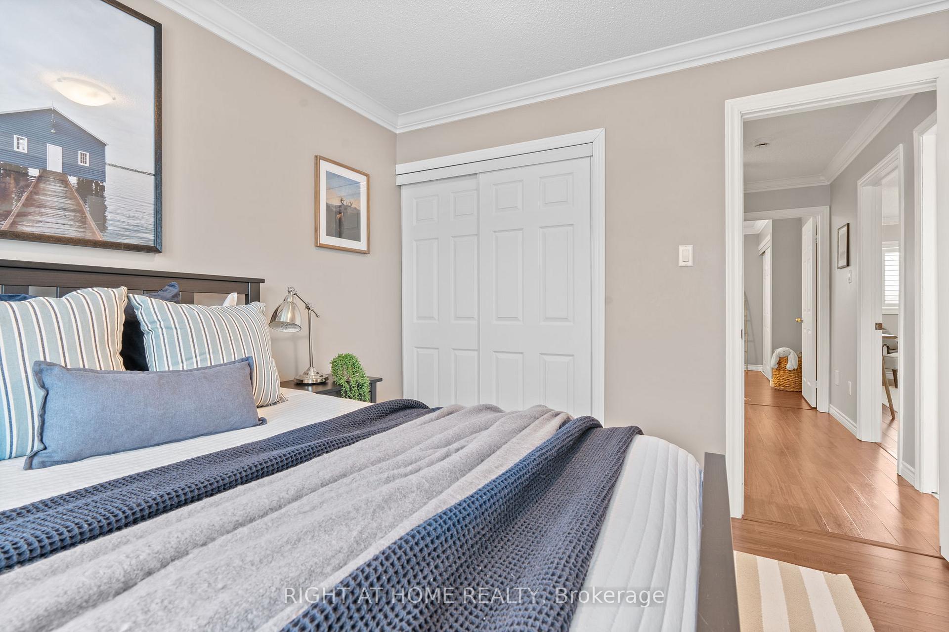 Photo 27 of 37 St.Thomas Street, Whitby, Brooklin — HOMEH