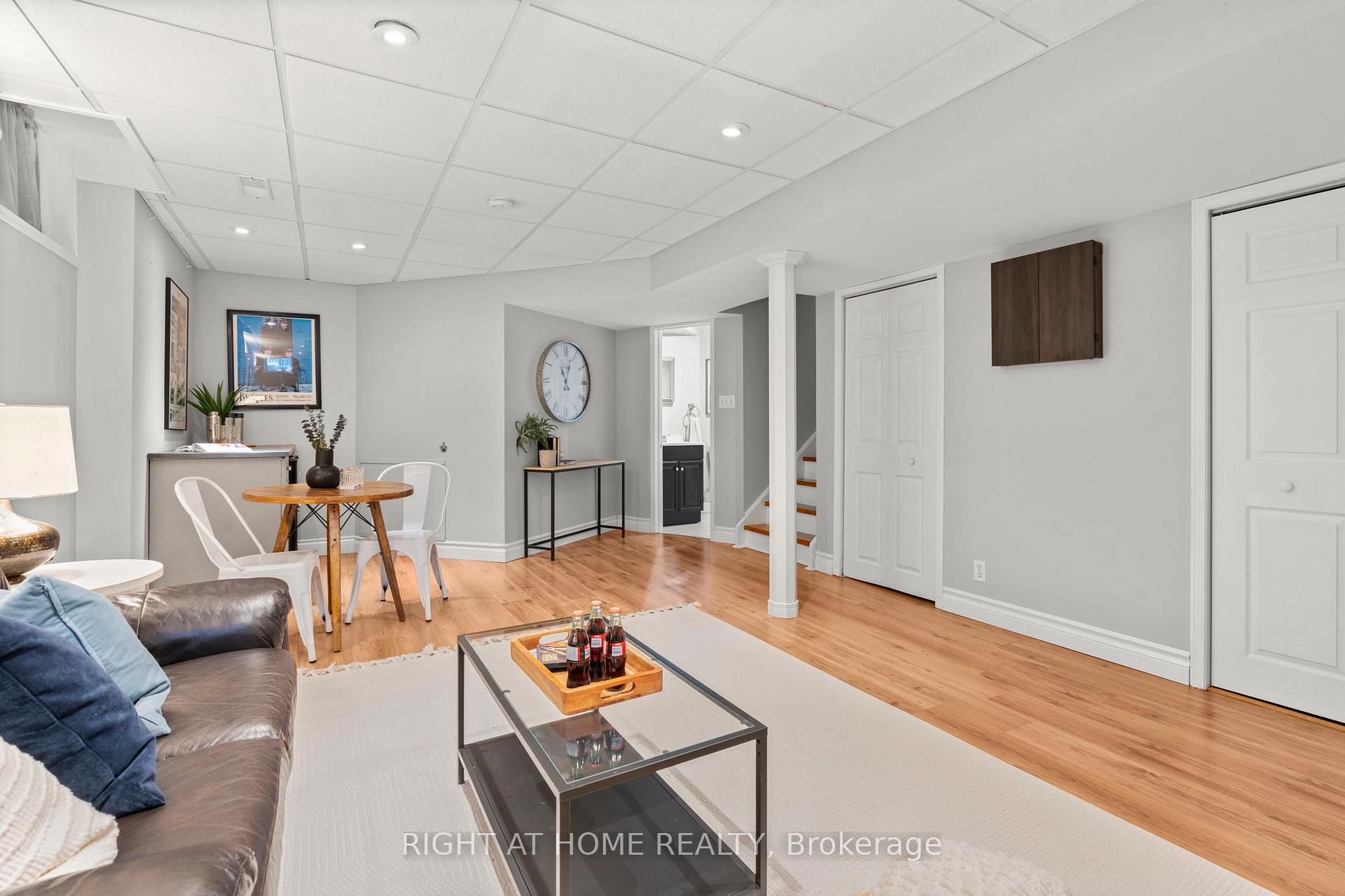 Photo 30 of 37 St.Thomas Street, Whitby, Brooklin — HOMEH