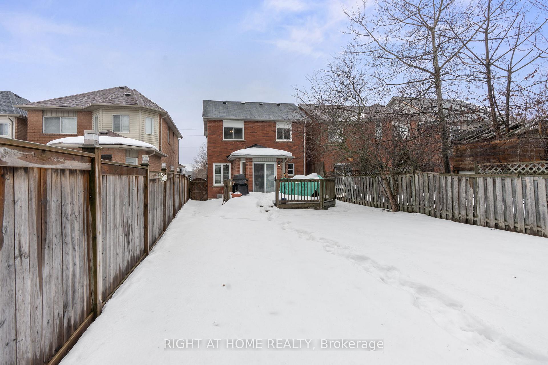 Photo 37 of 37 St.Thomas Street, Whitby, Brooklin — HOMEH