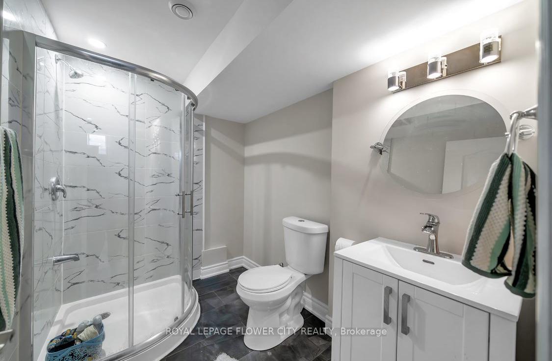 Photo 10 of 23 Lander Crescent, Clarington, Bowmanville — HOMEH