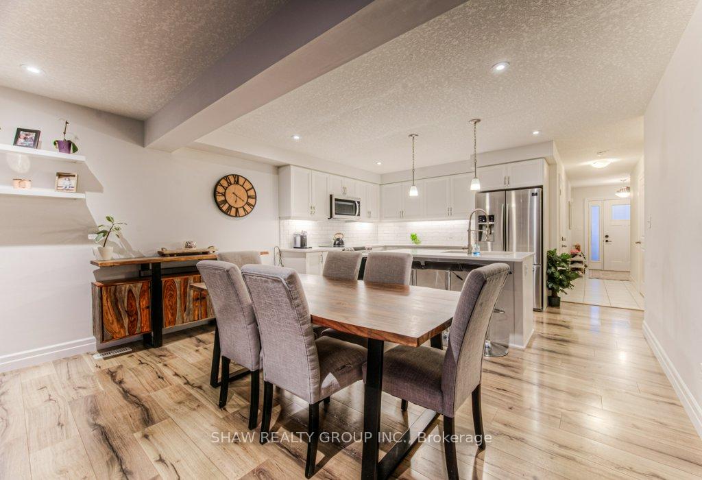 Photo 28 of 104 Hollybrook Trail, Kitchener — HOMEH