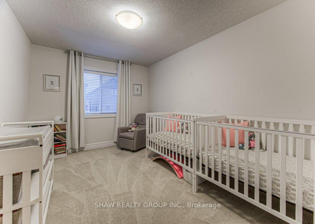 Photo 36 of 104 Hollybrook Trail, Kitchener — HOMEH