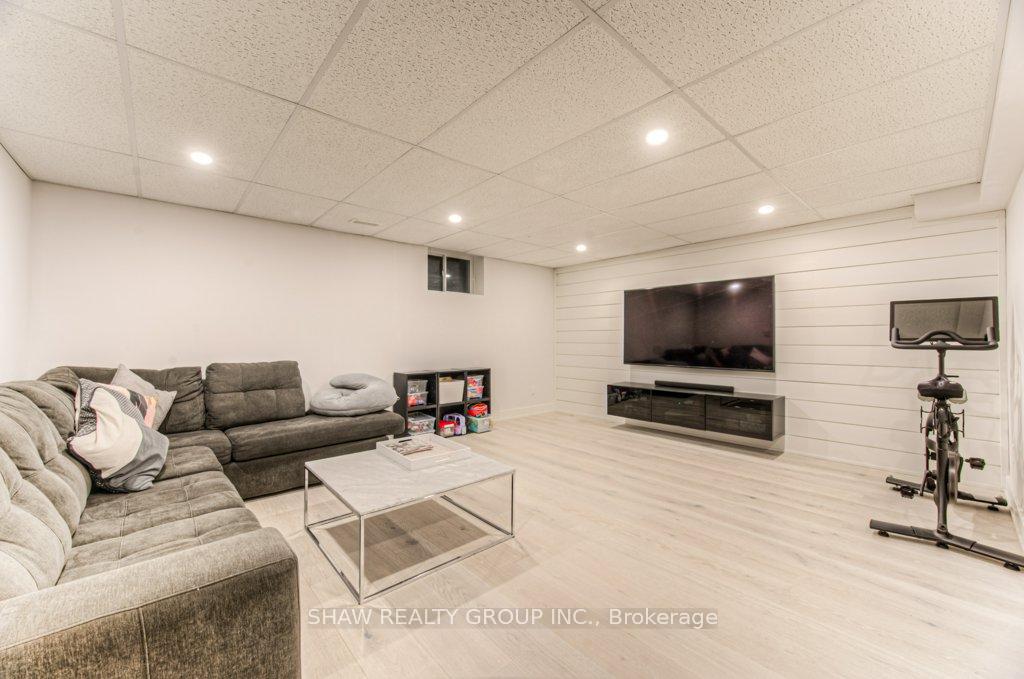 Photo 46 of 104 Hollybrook Trail, Kitchener — HOMEH