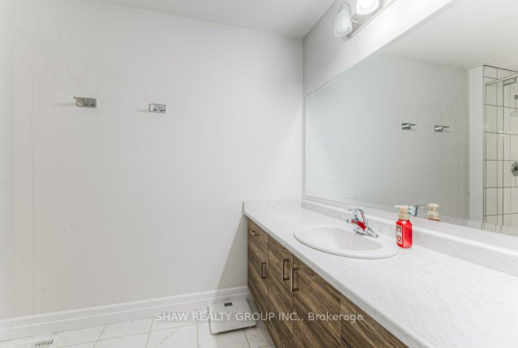 Photo 64 of 104 Hollybrook Trail, Kitchener — HOMEH