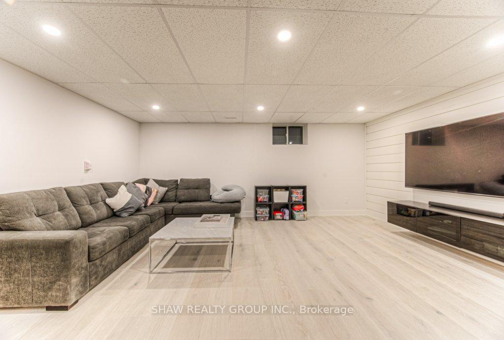 Photo 67 of 104 Hollybrook Trail, Kitchener — HOMEH