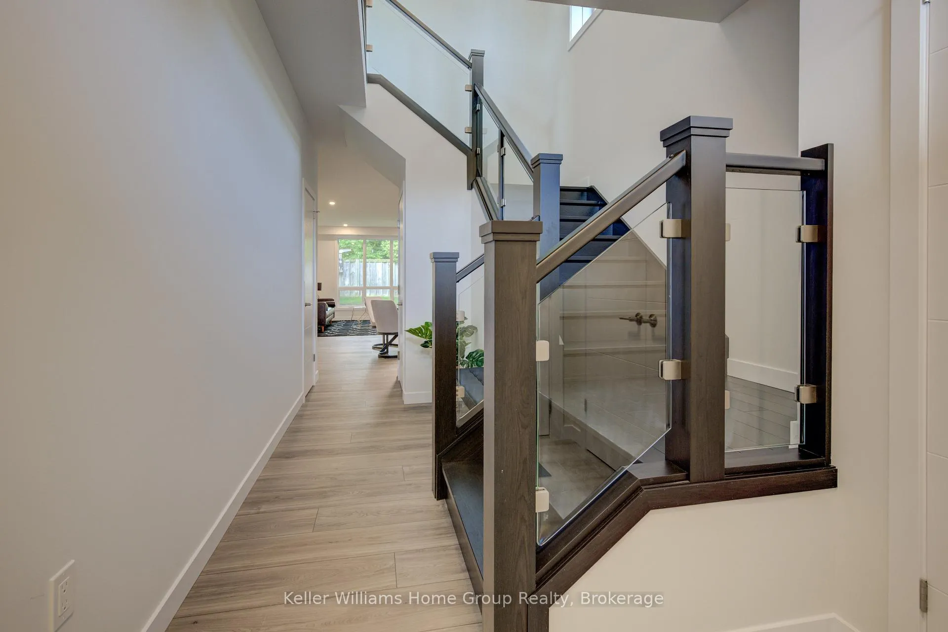 Photo 8 of 16 Nicholas Way, Guelph, Victoria North — HOMEH