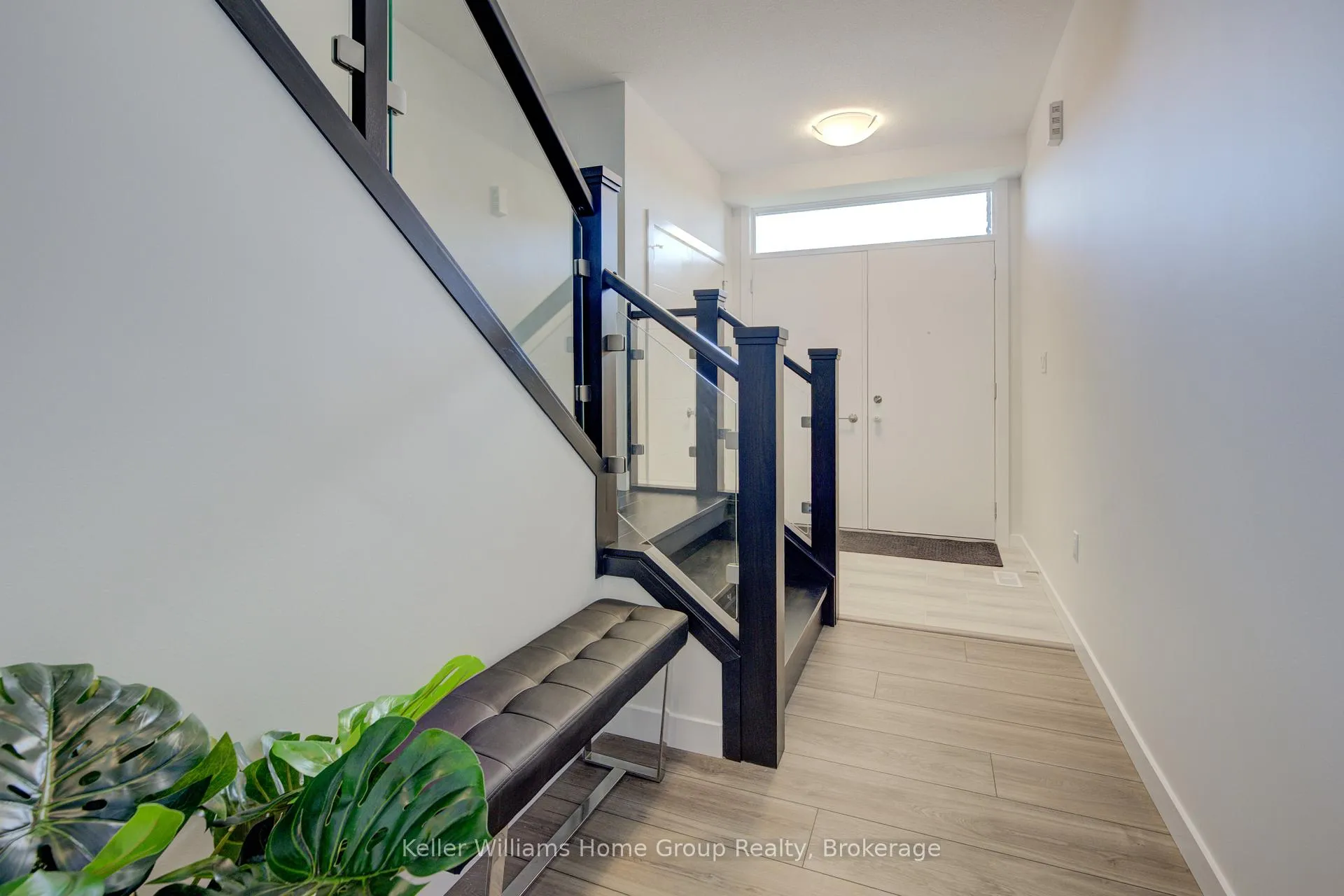 Photo 14 of 16 Nicholas Way, Guelph, Victoria North — HOMEH