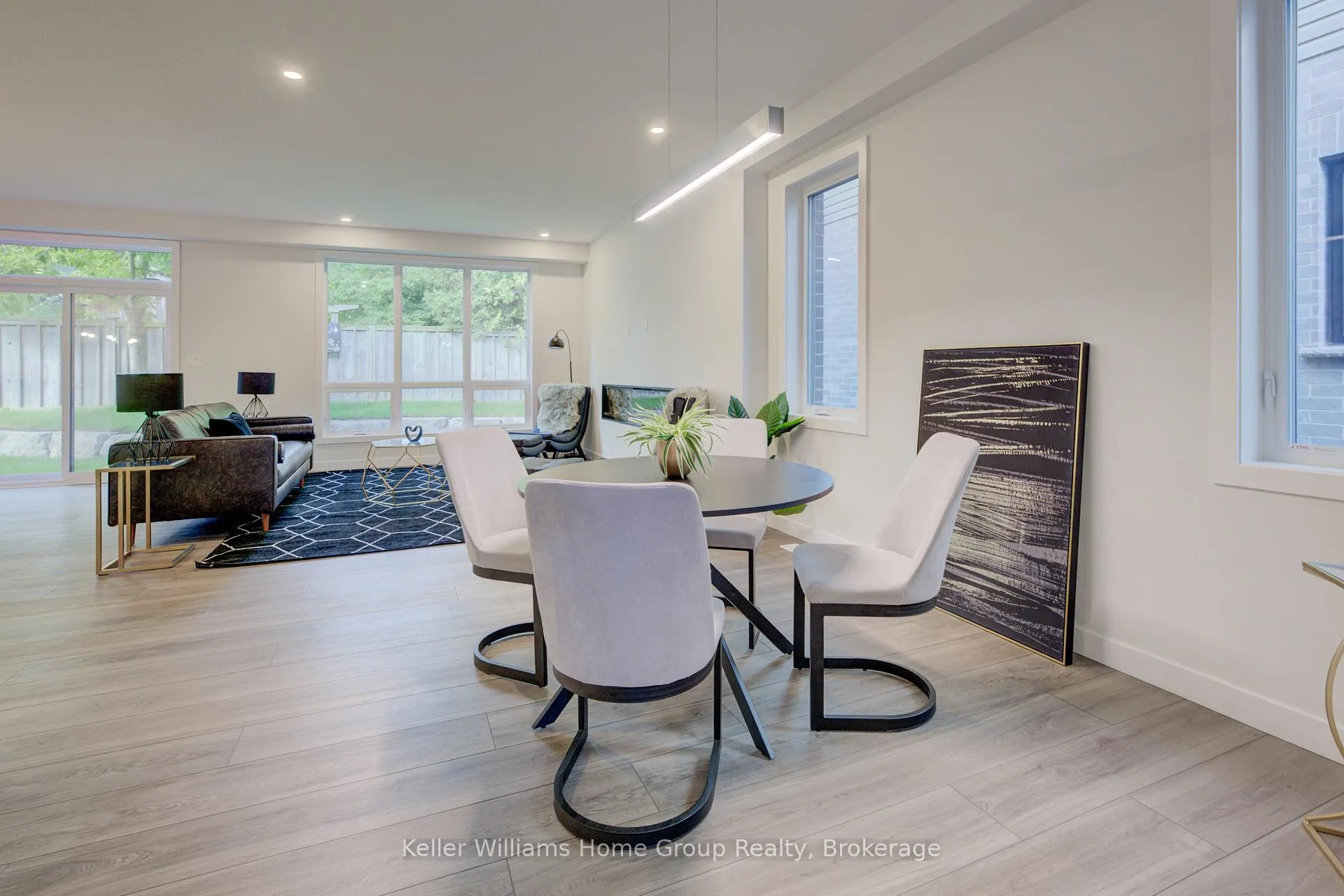 Photo 18 of 16 Nicholas Way, Guelph, Victoria North — HOMEH