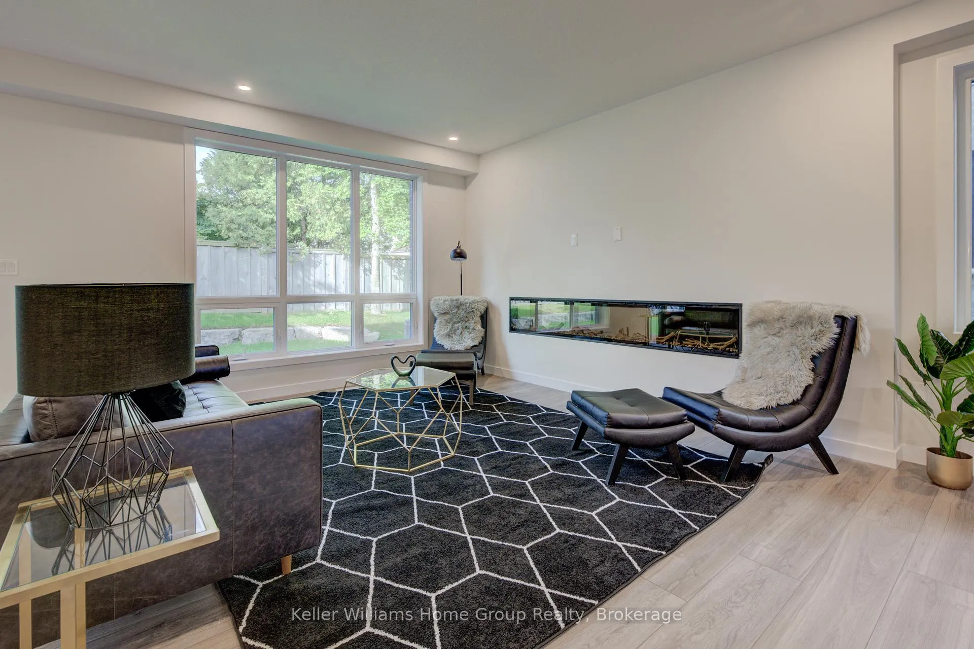 Photo 27 of 16 Nicholas Way, Guelph, Victoria North — HOMEH