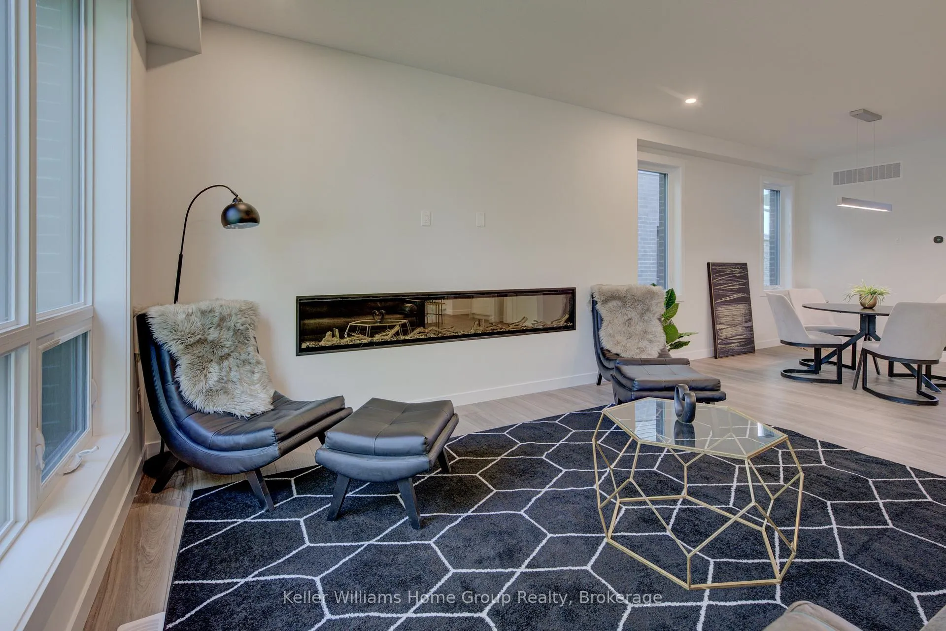Photo 36 of 16 Nicholas Way, Guelph, Victoria North — HOMEH
