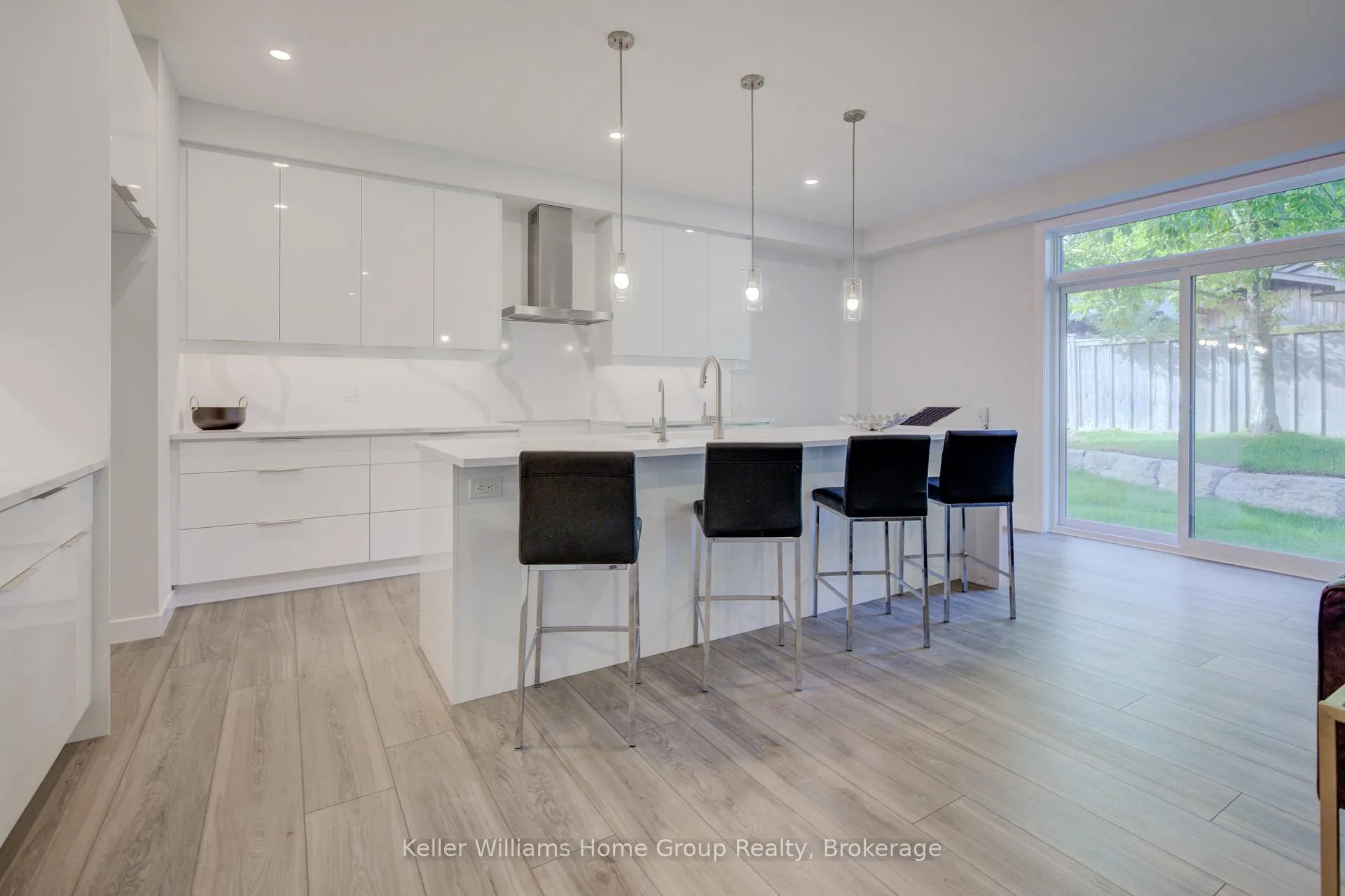 Photo 48 of 16 Nicholas Way, Guelph, Victoria North — HOMEH