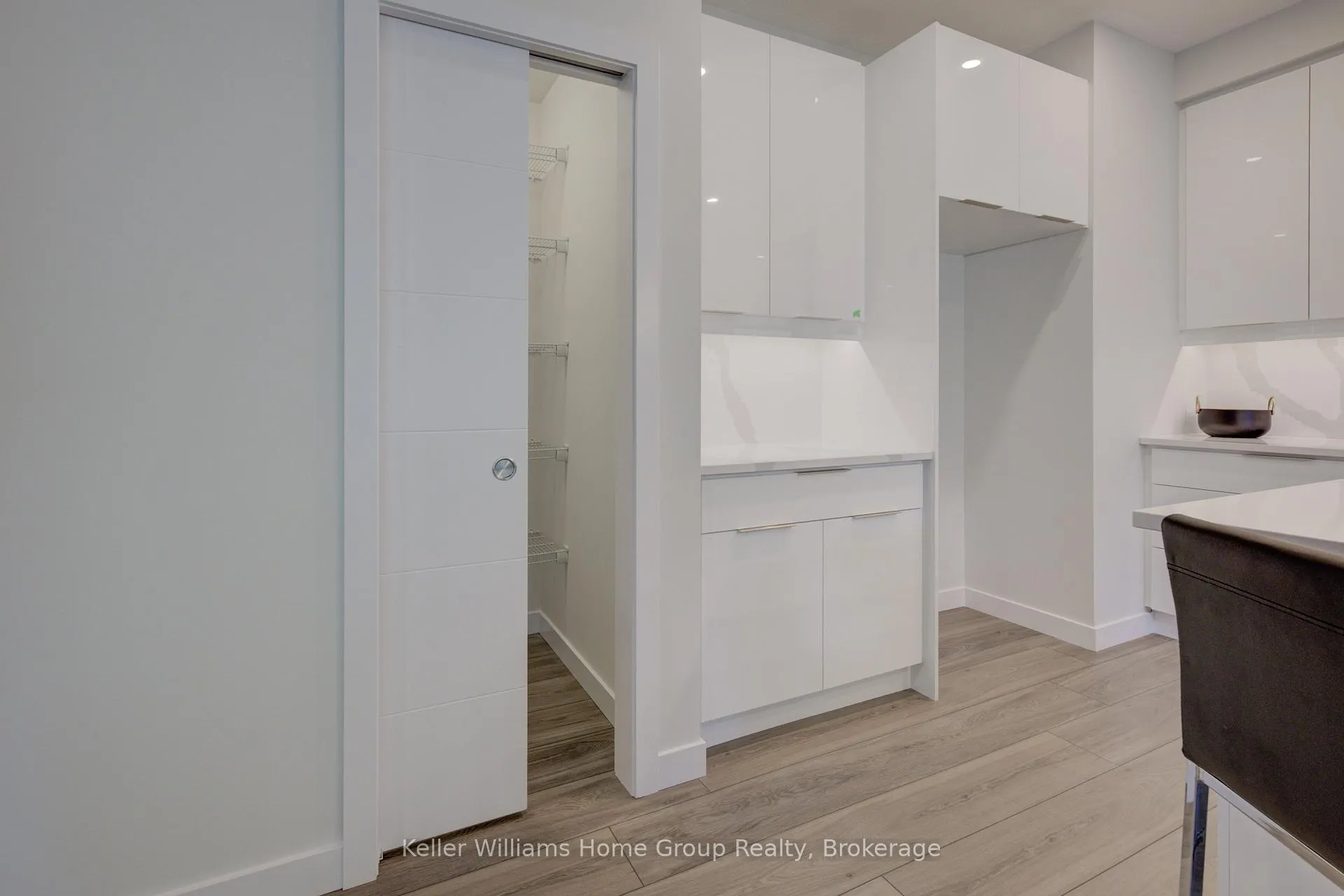Photo 56 of 16 Nicholas Way, Guelph, Victoria North — HOMEH
