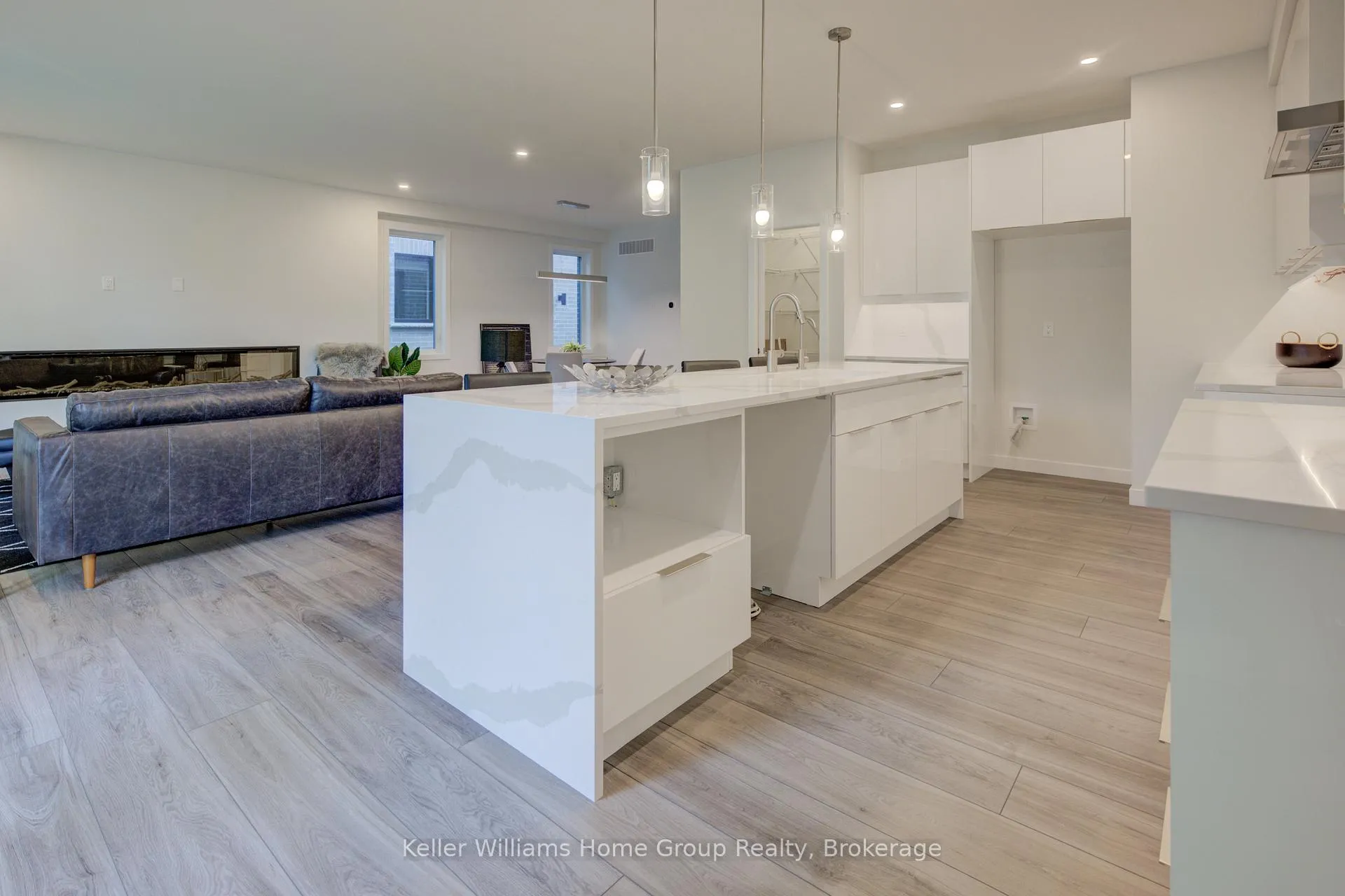 Photo 77 of 16 Nicholas Way, Guelph, Victoria North — HOMEH