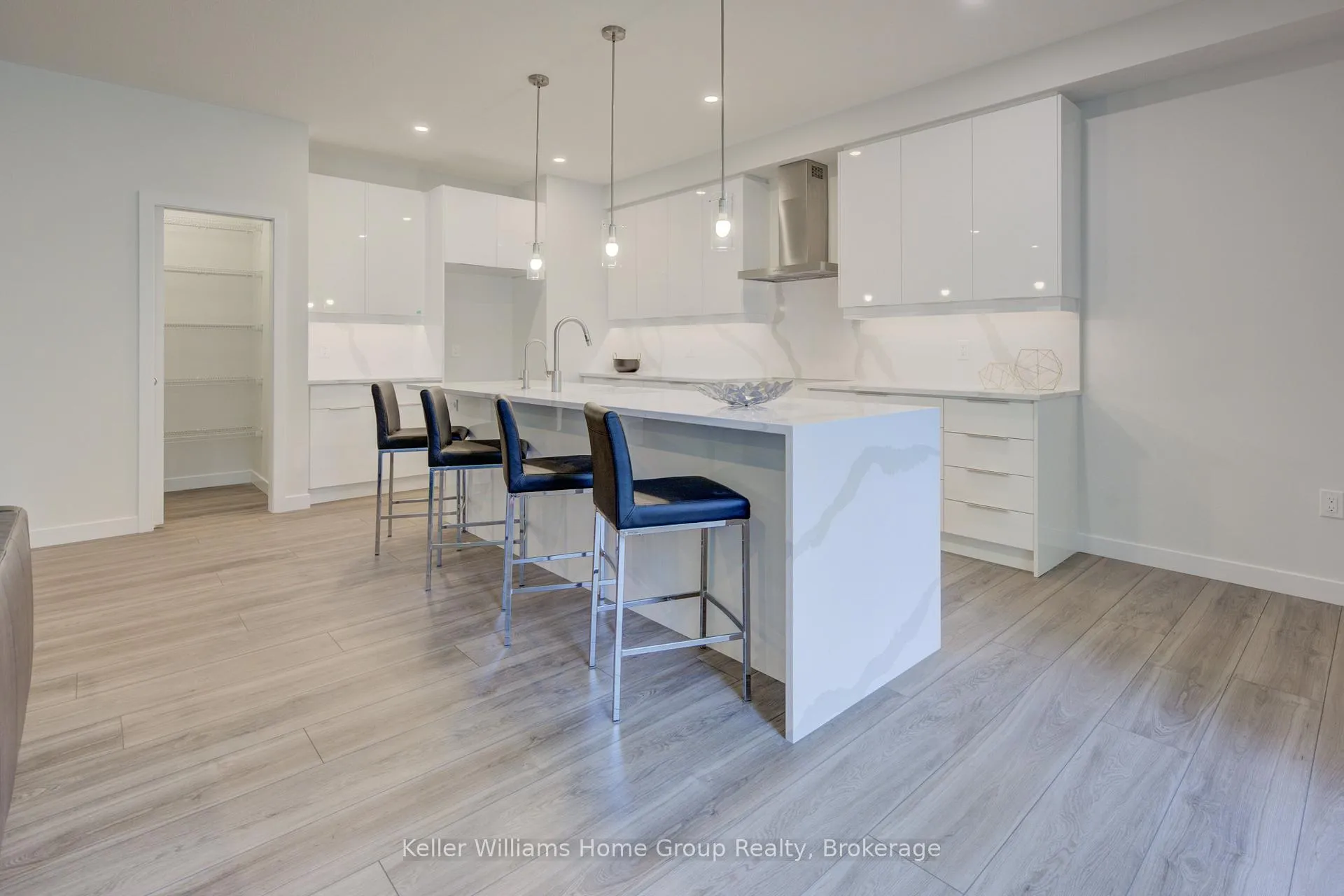 Photo 86 of 16 Nicholas Way, Guelph, Victoria North — HOMEH