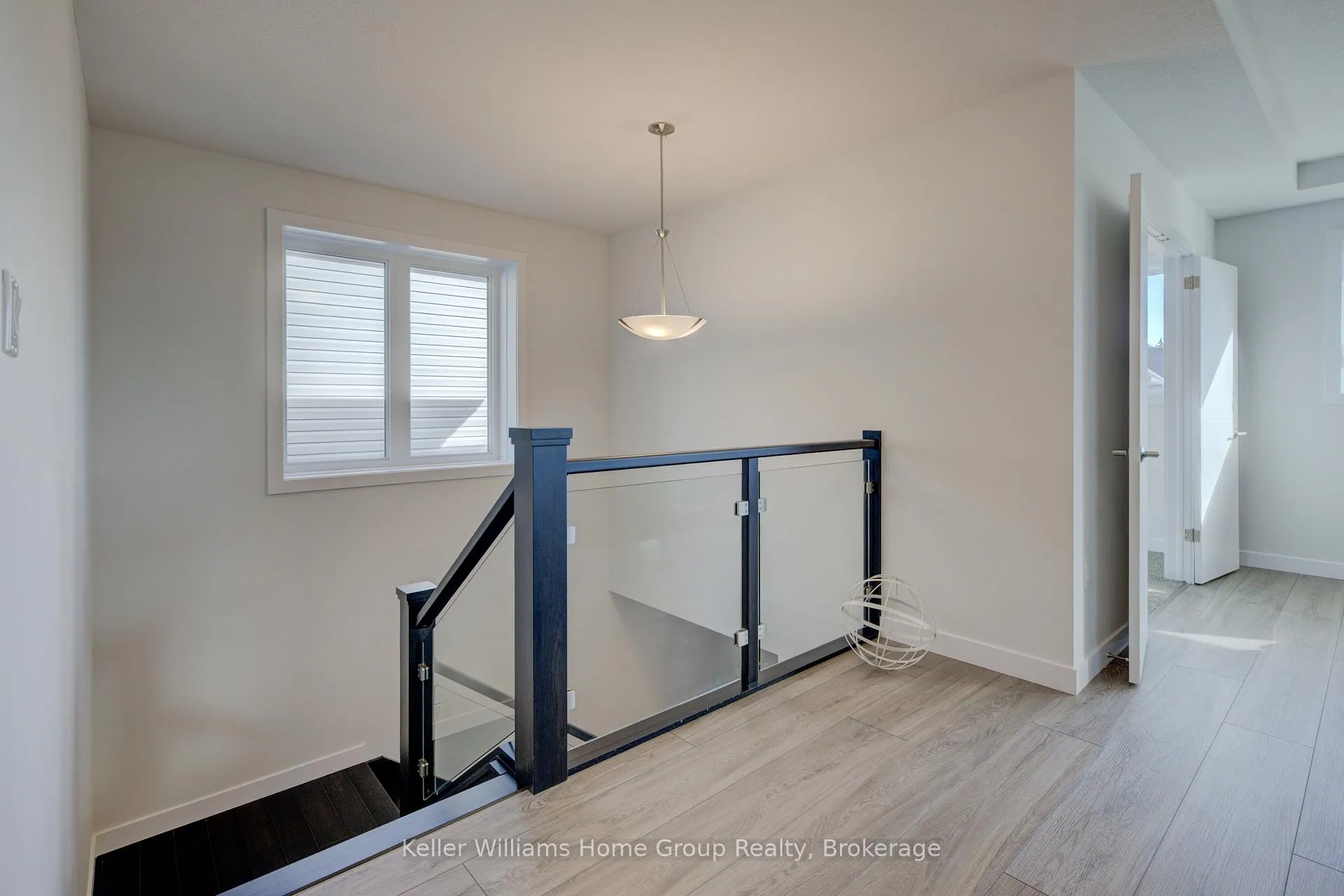 Photo 115 of 16 Nicholas Way, Guelph, Victoria North — HOMEH