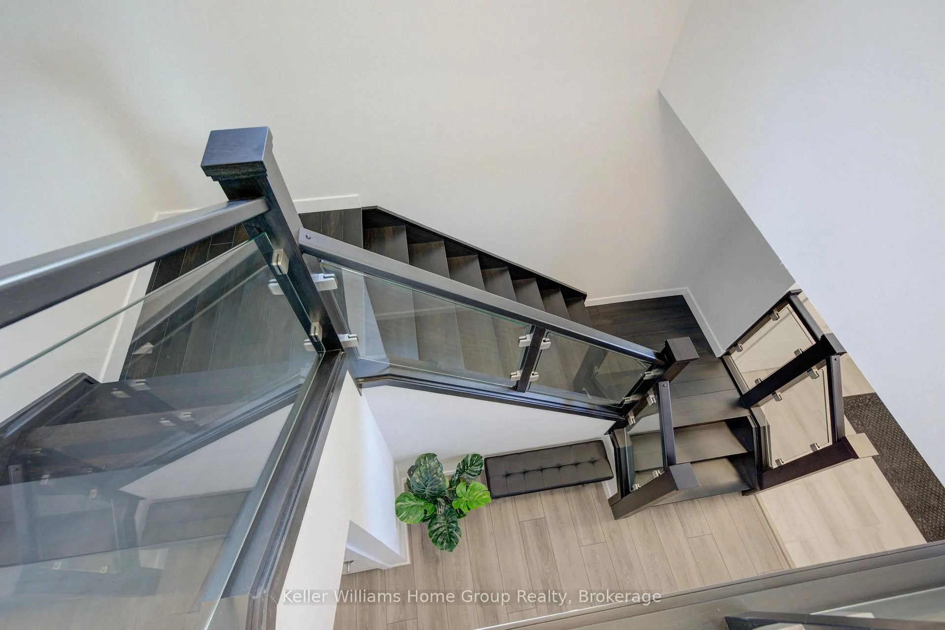 Photo 120 of 16 Nicholas Way, Guelph, Victoria North — HOMEH