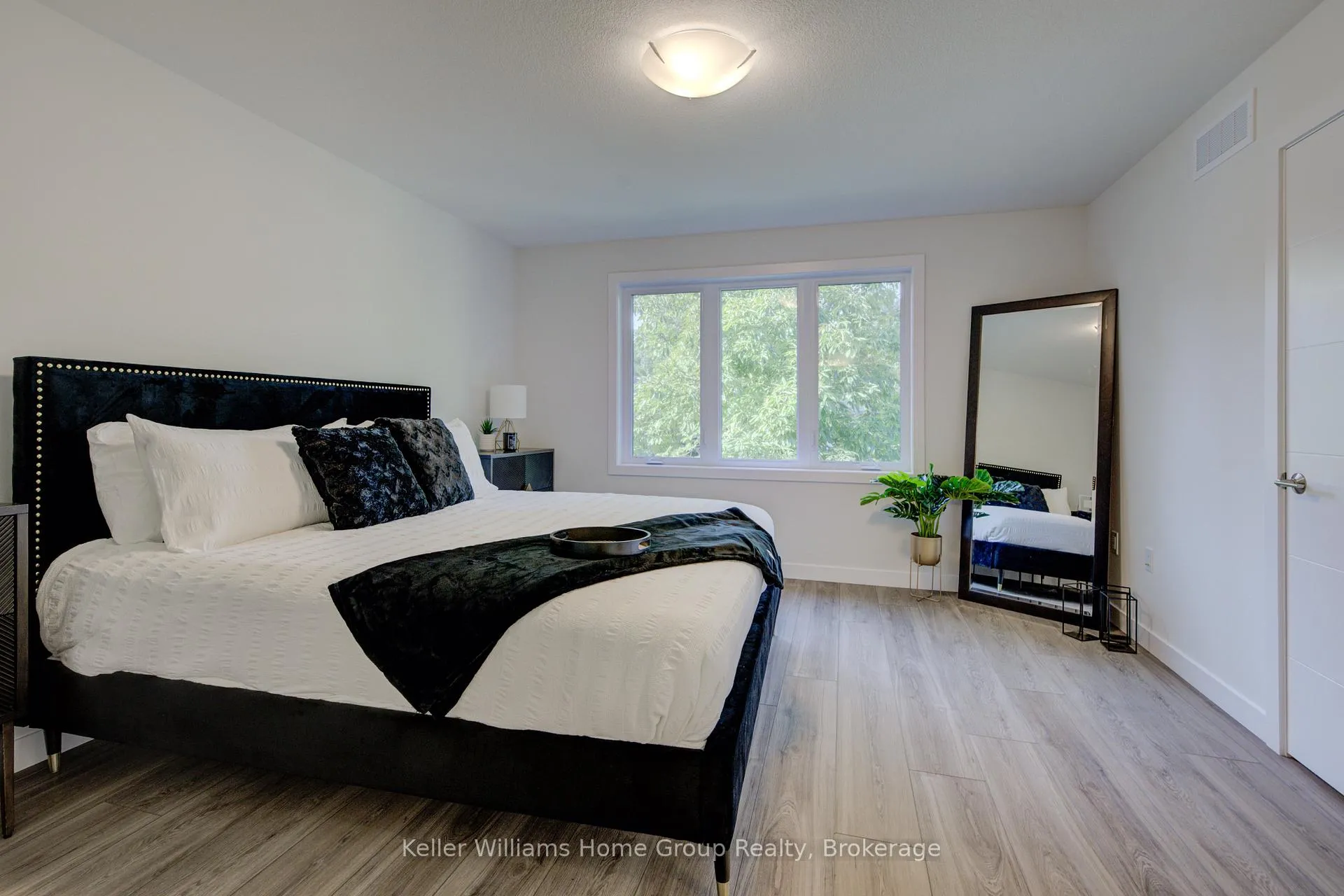 Photo 146 of 16 Nicholas Way, Guelph, Victoria North — HOMEH