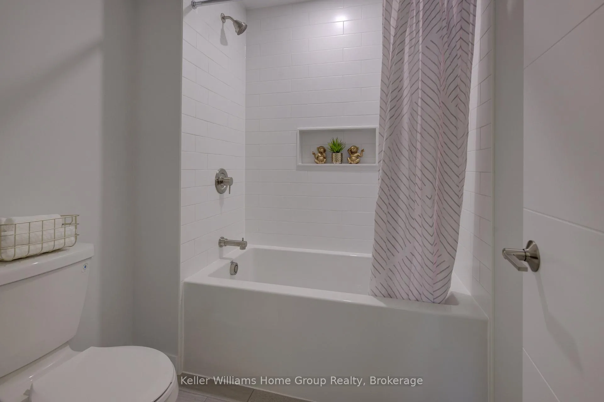 Photo 194 of 16 Nicholas Way, Guelph, Victoria North — HOMEH