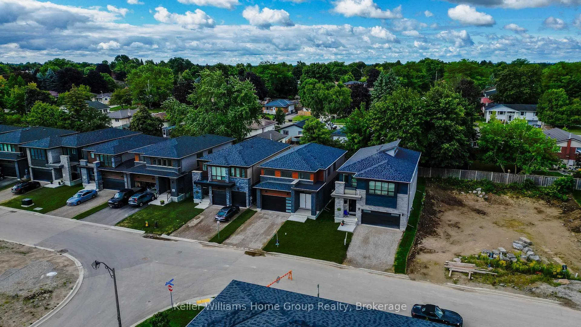 Photo 250 of 16 Nicholas Way, Guelph, Victoria North — HOMEH