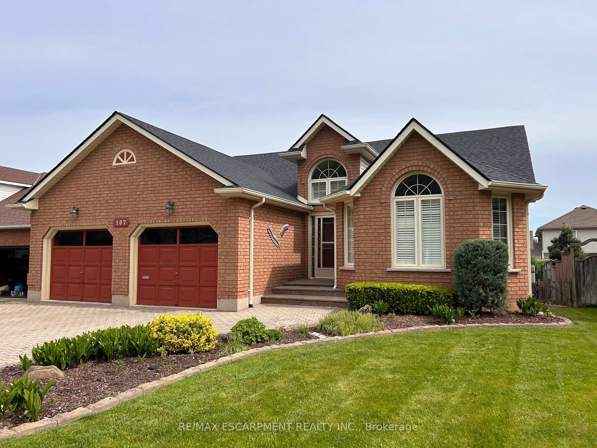 Photo 1 of 107 Dorchester Drive, Grimsby, Grimsby East — HOMEH