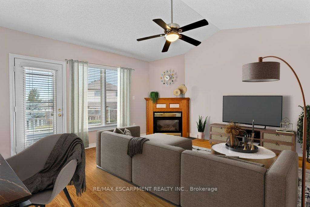 Photo 14 of 107 Dorchester Drive, Grimsby, Grimsby East — HOMEH
