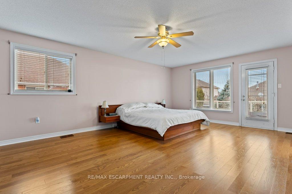 Photo 17 of 107 Dorchester Drive, Grimsby, Grimsby East — HOMEH