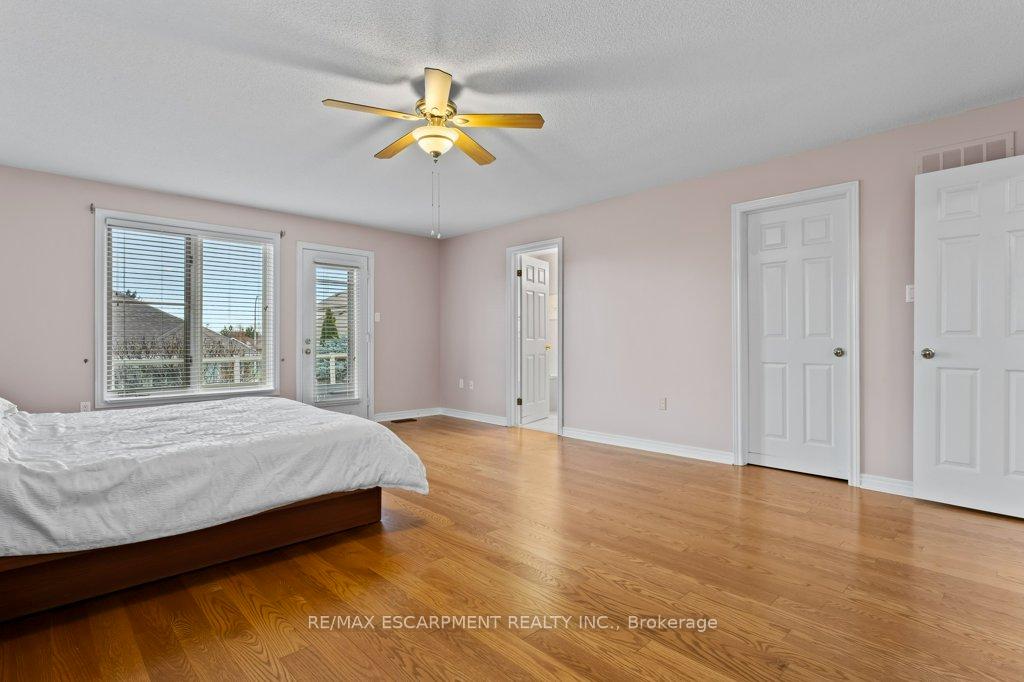 Photo 18 of 107 Dorchester Drive, Grimsby, Grimsby East — HOMEH