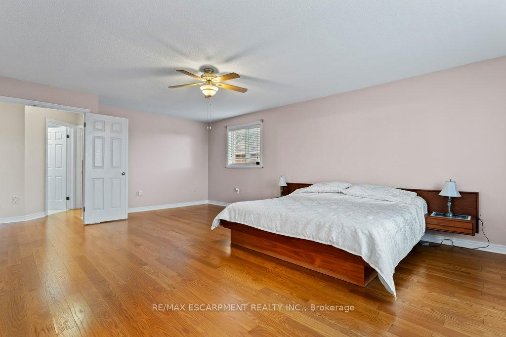Photo 19 of 107 Dorchester Drive, Grimsby, Grimsby East — HOMEH