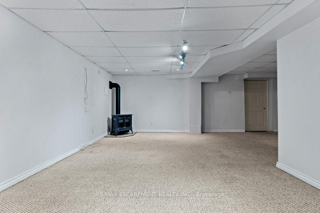Photo 29 of 107 Dorchester Drive, Grimsby, Grimsby East — HOMEH
