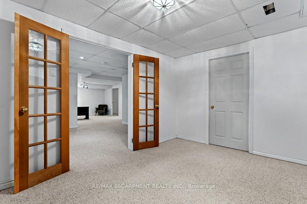 Photo 30 of 107 Dorchester Drive, Grimsby, Grimsby East — HOMEH