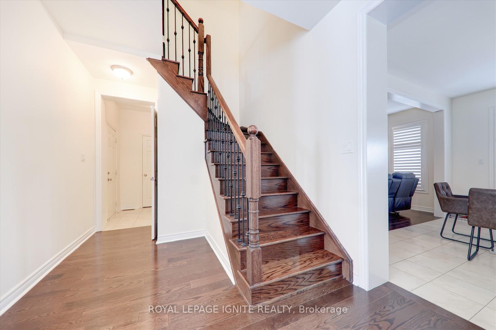Photo 12 of 4 Schwalm Crescent, New Tecumseth, Tottenham — HOMEH