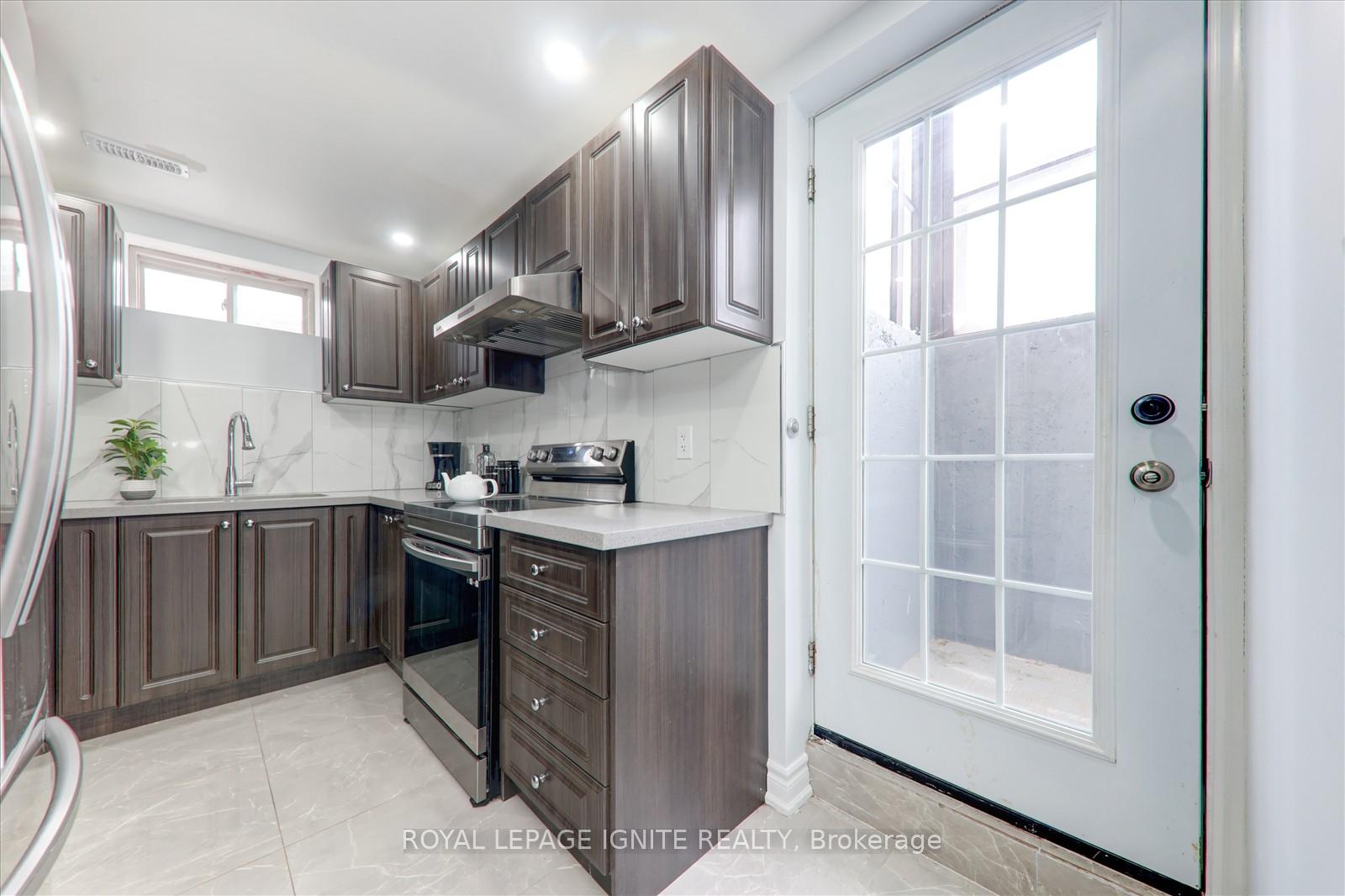 Photo 28 of 4 Schwalm Crescent, New Tecumseth, Tottenham — HOMEH