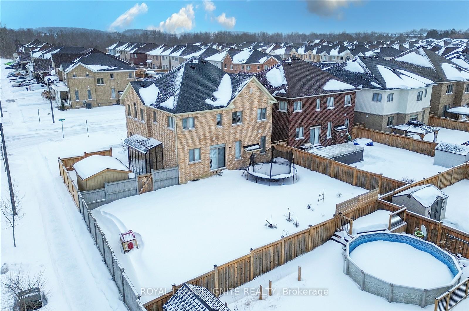 Photo 40 of 4 Schwalm Crescent, New Tecumseth, Tottenham — HOMEH