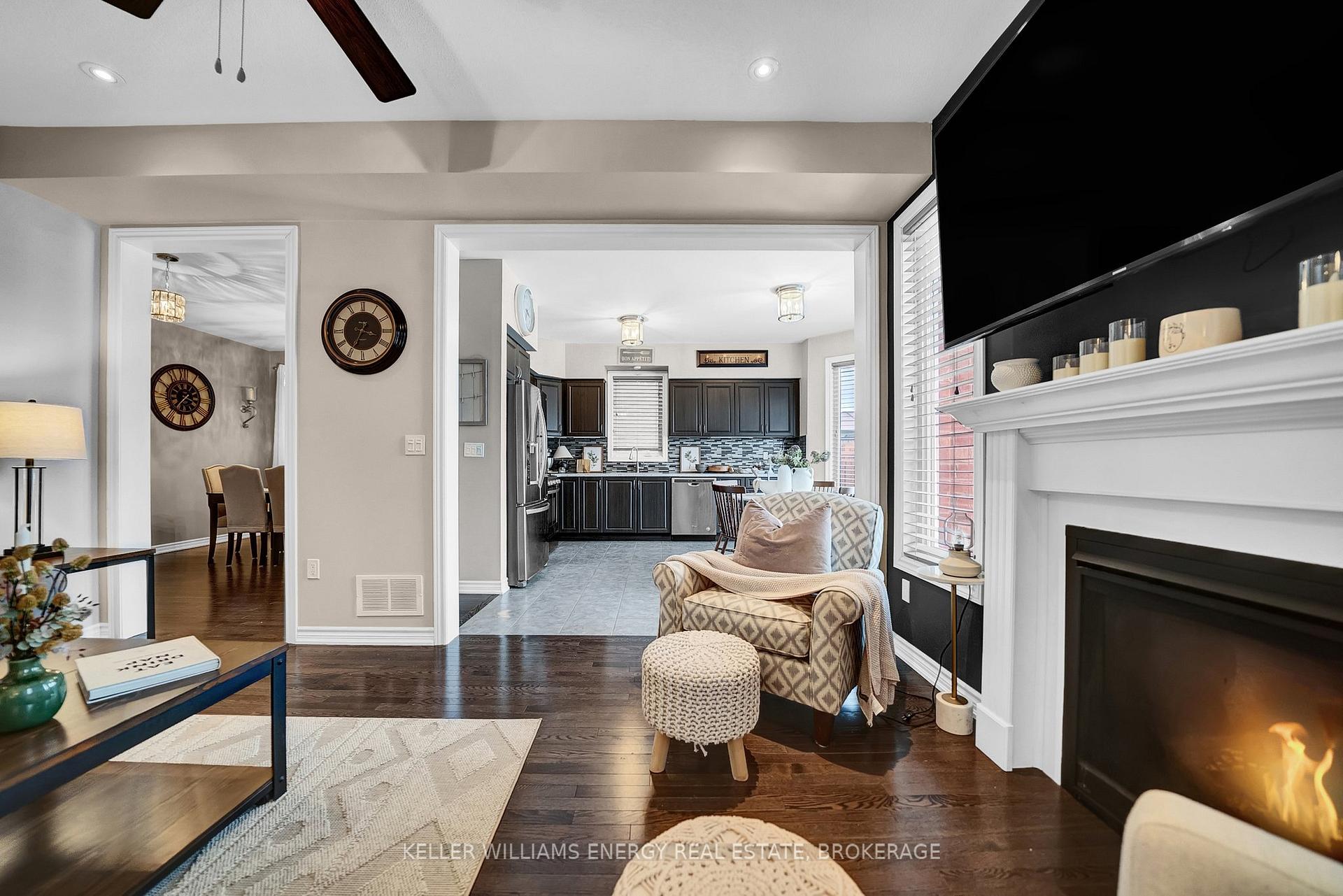 Photo 5 of 35 Noden Crescent, Clarington, Newcastle — HOMEH