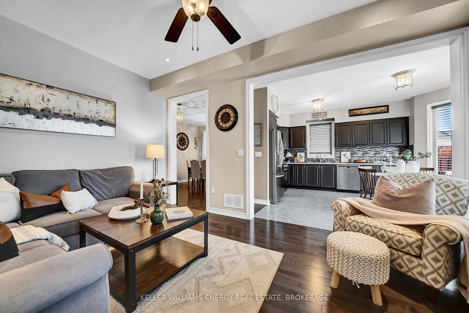 Photo 7 of 35 Noden Crescent, Clarington, Newcastle — HOMEH