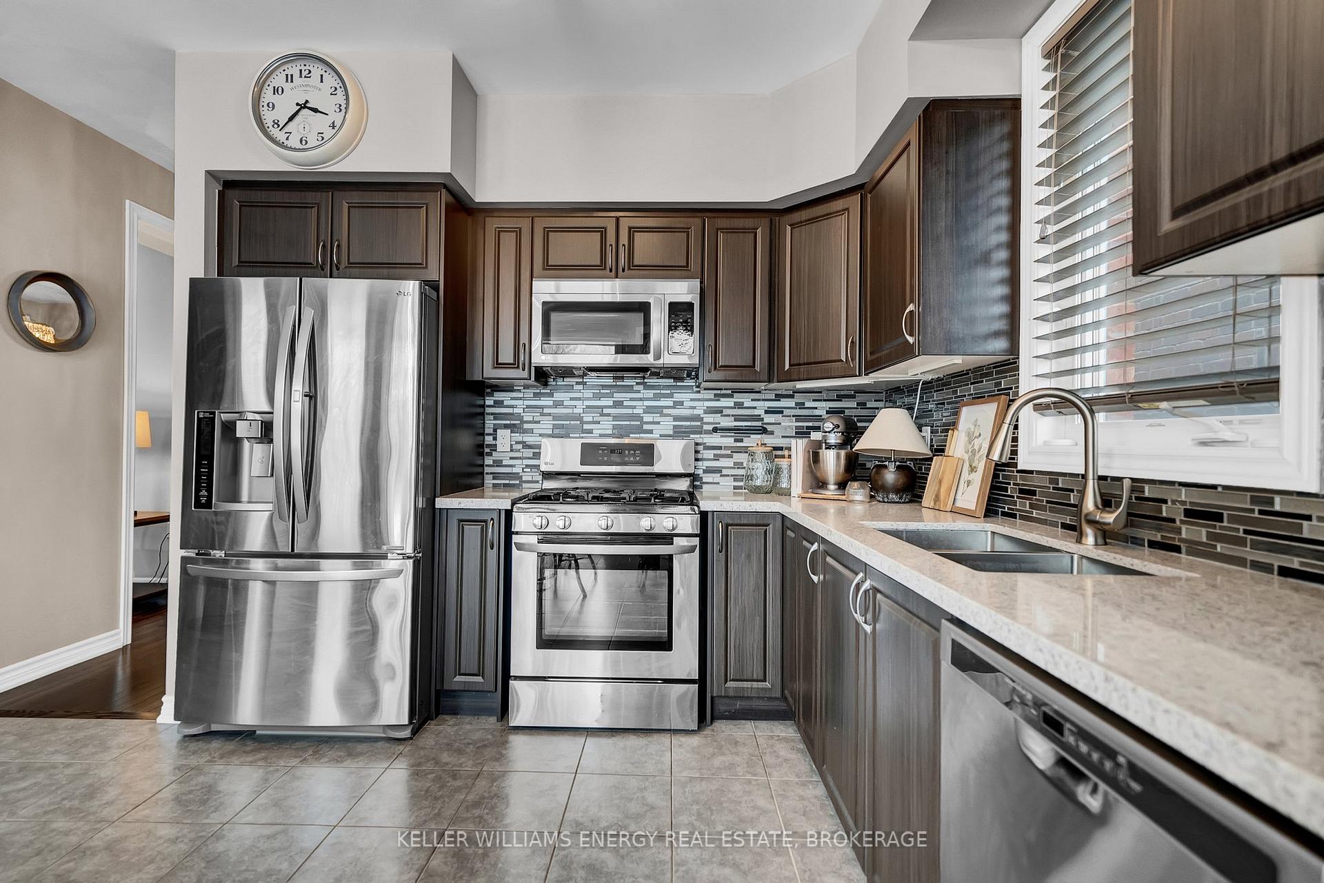 Photo 10 of 35 Noden Crescent, Clarington, Newcastle — HOMEH