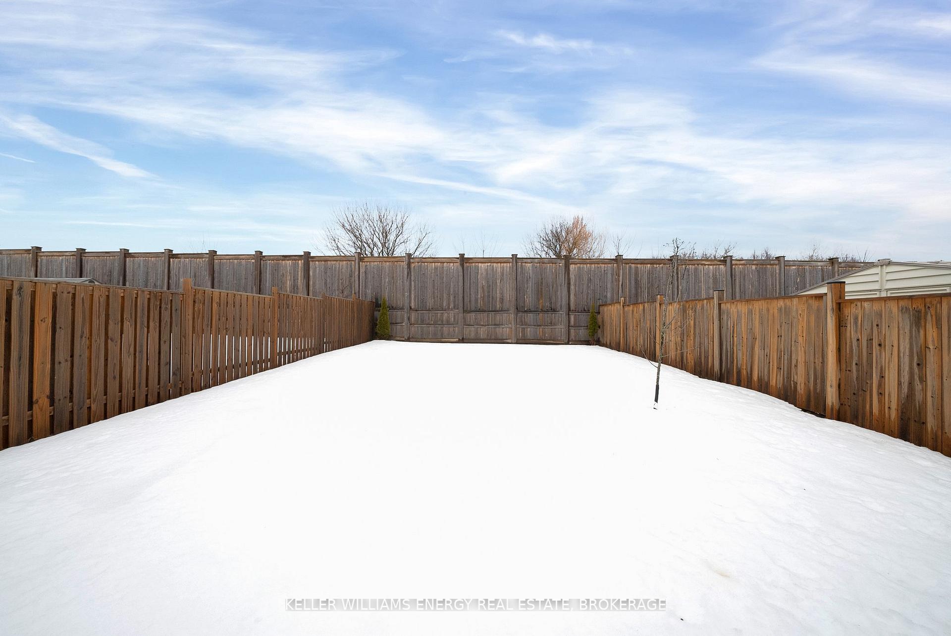 Photo 20 of 35 Noden Crescent, Clarington, Newcastle — HOMEH